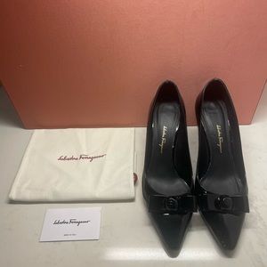 Ferragamo Vara Bow Pump